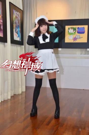 《幻想神域》玩家见面会美女服务生