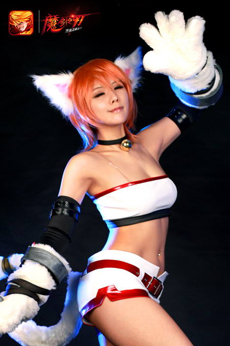 Tasha俏皮演绎可爱猫女